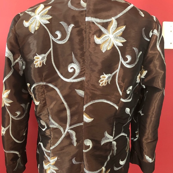 Floral Embroidered Jacket - Picture 3 of 5